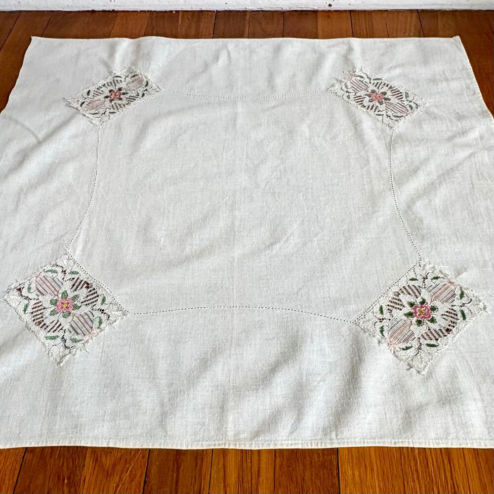Vintage Cotton Cutwork Table Topper, Floral Embroidery 26.5x28